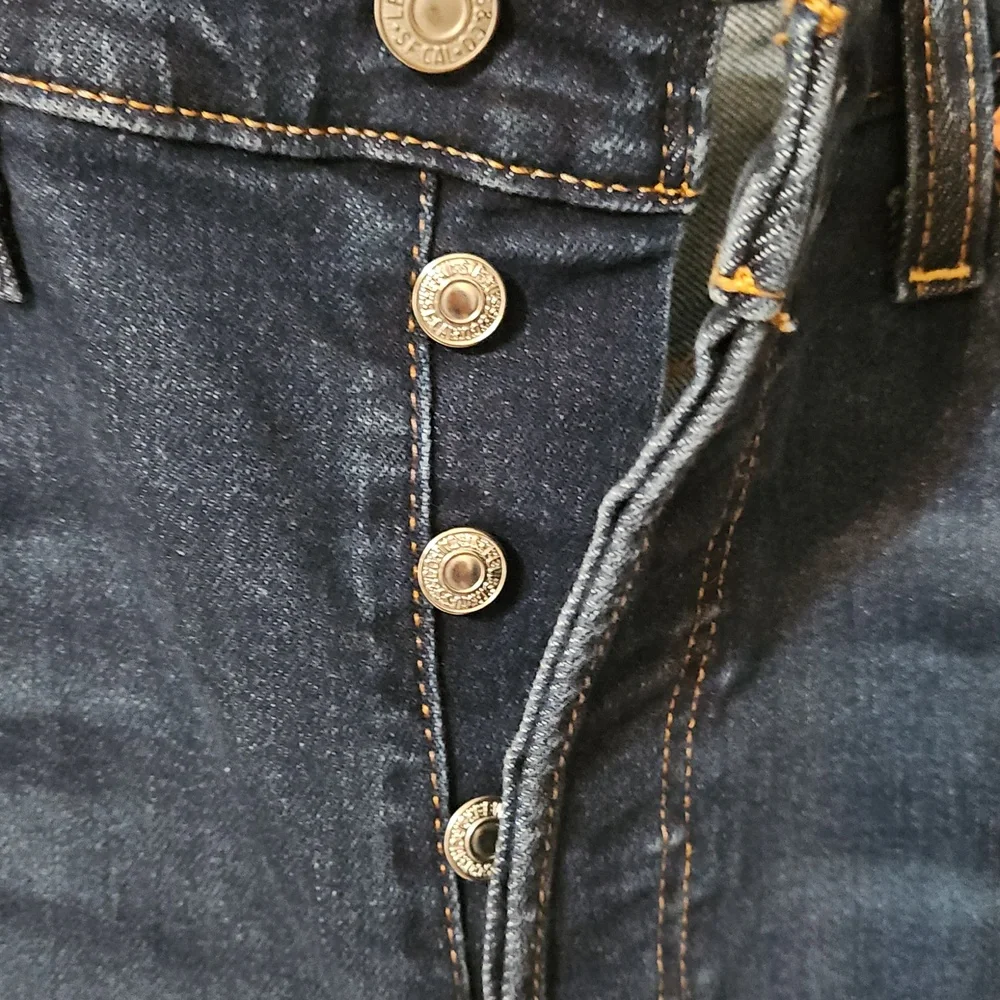 Levi's Distressed Ribcage Straight Ankle  Button-Fly Jeans - Picture 3 of 4